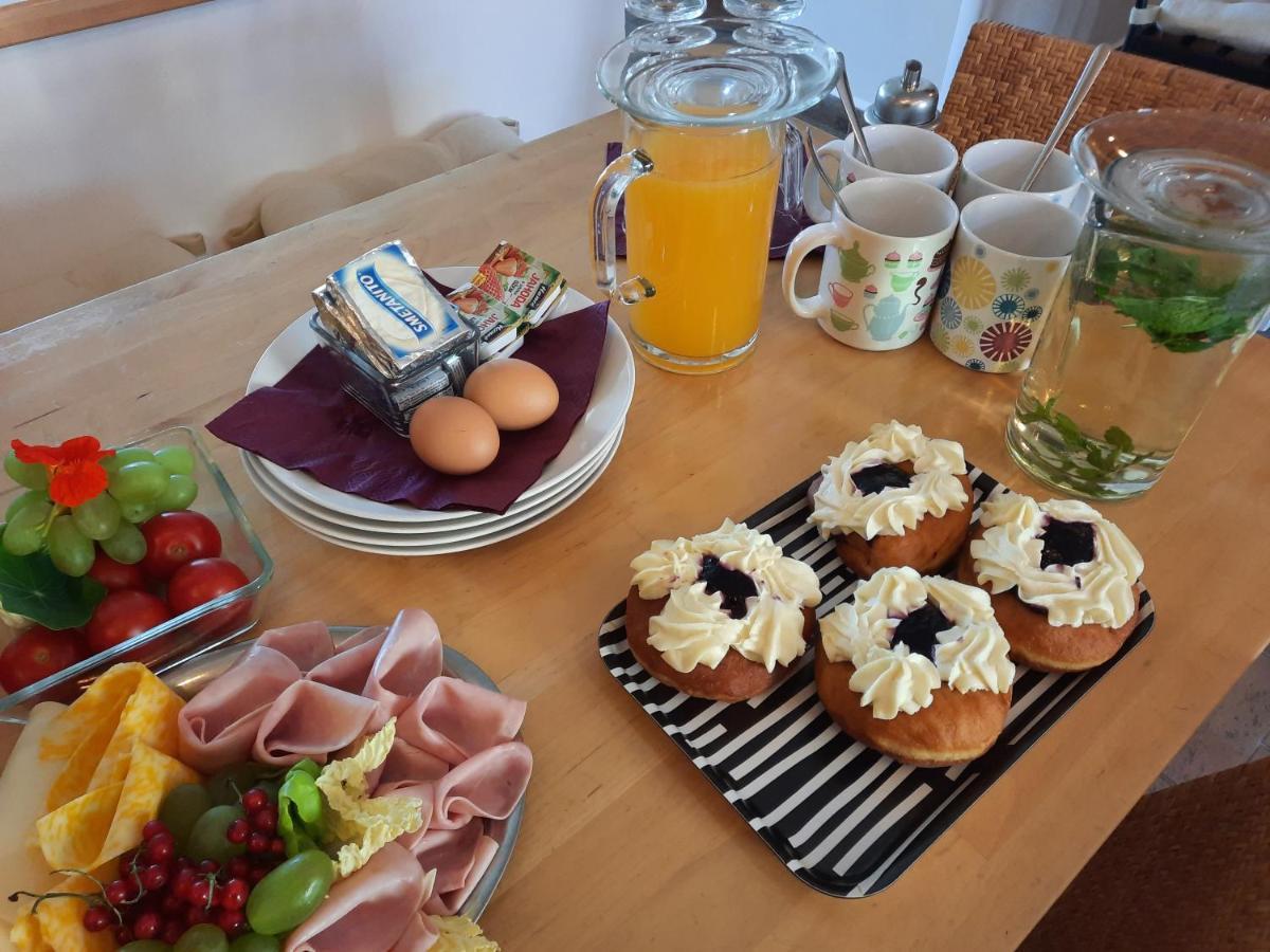 Penzion Zahrada Nad Rekou, Restaurace A Kavarna - Parkovani Gratis Zlata Koruna Exterior photo